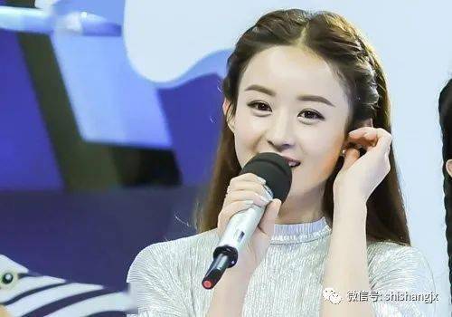 熊猫体育_
正宗公主头发型都以编发辅助 中分编发教程图解还原经典公主型!(图3) 熊猫体育_
正宗公主头发型都以编发辅助 中分编发教程图解还原经典公主型!(图3)