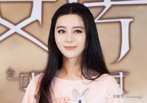 熊猫体育_
正宗公主头发型都以编发辅助 中分编发教程图解还原经典公主型!(图4) 熊猫体育_
正宗公主头发型都以编发辅助 中分编发教程图解还原经典公主型!(图4)