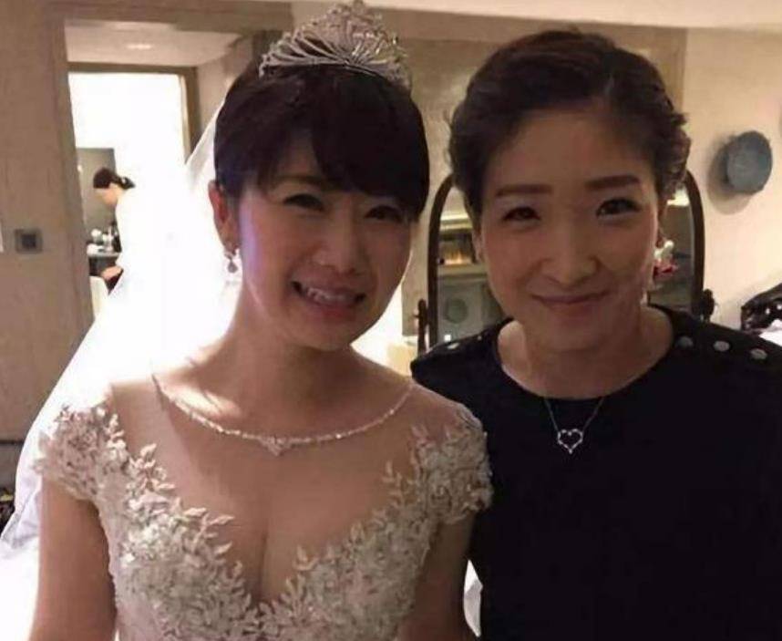 她是日本乒乓球女神 退役后身材二次发育 网友:真的很丰满_熊猫体育(图1)
她是日本乒乓球女神 退役后身材二次发育 网友:真的很丰满_熊猫体育(图1)