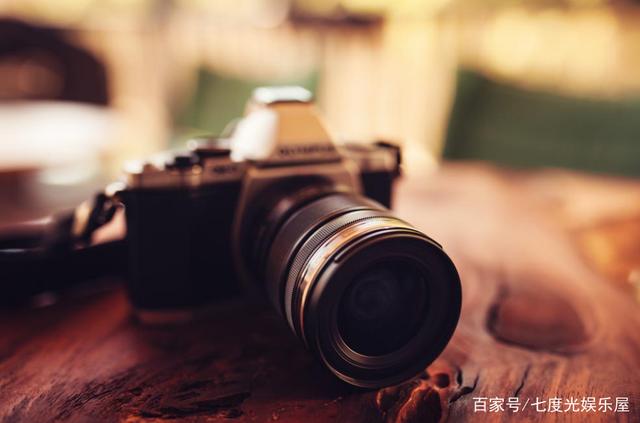 欠债800亿逃往外洋 带走明星女友和61亿 父亲过世都没回来“熊猫体育首页”(图5) 熊猫体育