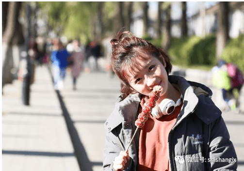 2020年女生盛行短发扎法 简朴气质易上手 30岁也能美的像少女!|熊猫体育(图5)
2020年女生盛行短发扎法 简朴气质易上手 30岁也能美的像少女!|熊猫体育(图5)