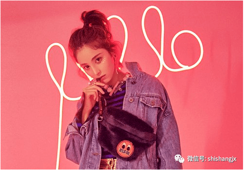 2020年女生盛行短发扎法 简朴气质易上手 30岁也能美的像少女!|熊猫体育(图6)
2020年女生盛行短发扎法 简朴气质易上手 30岁也能美的像少女!|熊猫体育(图6)