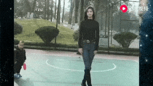 闲着无聊看看球场大长腿玉人热舞:这舞姿打几分?|熊猫体育(图7)
闲着无聊看看球场大长腿玉人热舞:这舞姿打几分?|熊猫体育(图7)