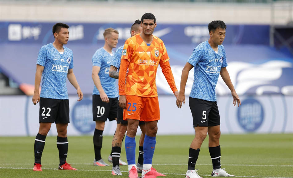 熊猫体育首页：
中超首轮净角逐时间排名：富力佳兆业居首 国安重庆垫底仅41分钟(图3)