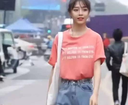 
穿短裤已经由时了 比短裤更受接待的三分长热裤 学生们很合适：熊猫体育公司(图6)