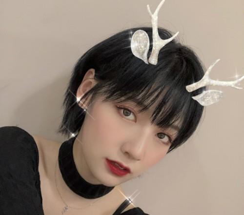 熊猫体育公司|
陈卓璇和张艺凡好甜 靠在一起看吃播视频 一旁赵粤却蒙头大睡(图11)