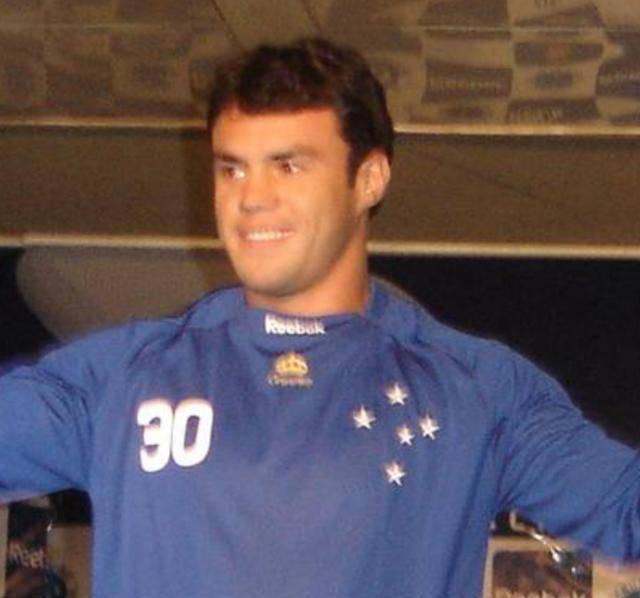 
前巴西球星不幸熏染去世！享年48岁 生活像马拉多纳一样不康健【熊猫体育公司】(图1)