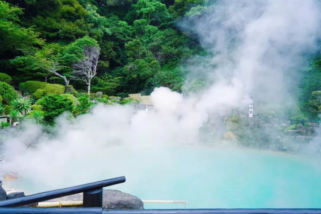 熊猫体育公司:
留短发更能专注学习?有中学苛刻学生发型 女生哭诉:实在太短了(图9) 熊猫体育首页