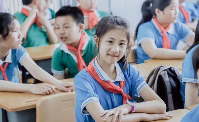 熊猫体育公司:
留短发更能专注学习?有中学苛刻学生发型 女生哭诉:实在太短了(图8) 熊猫体育公司:
留短发更能专注学习?有中学苛刻学生发型 女生哭诉:实在太短了(图8)